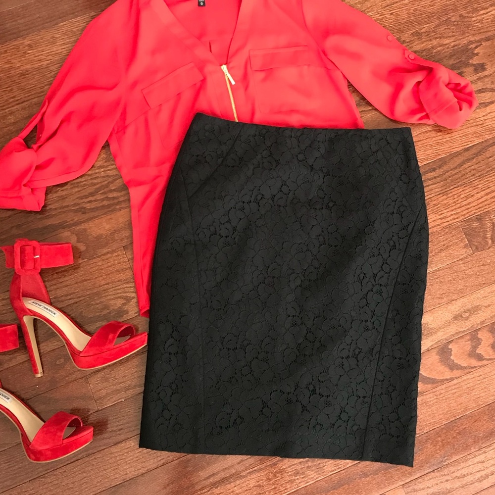 THE LIMITED Lace Pencil Skirt